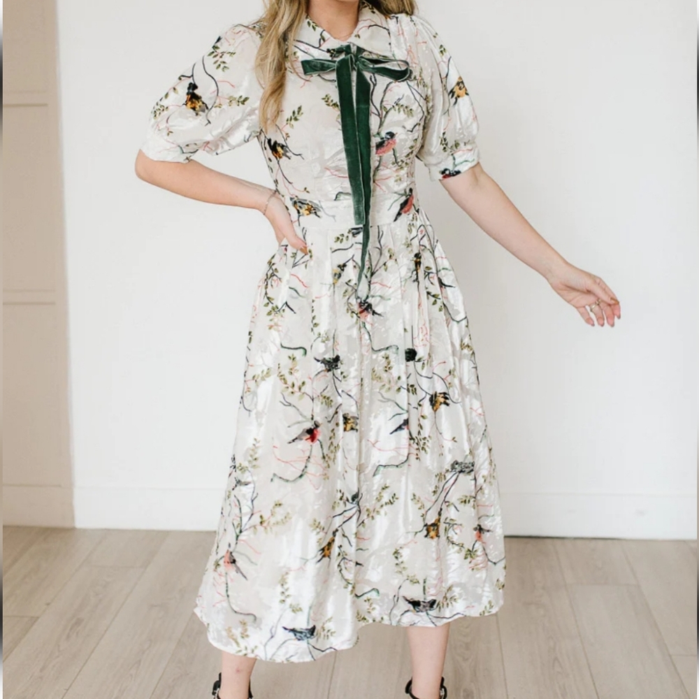 Ivy City Co Delaney Dress in White XXS